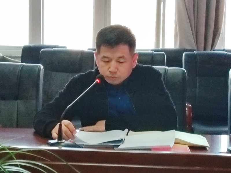 后勤党总支书记李晓飞以“深学笃行全会精神， 实干担当后勤使命”为主题讲授专题党课