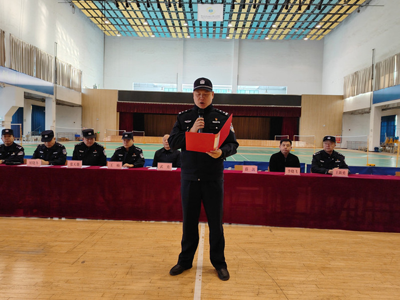 渭南市公安局高新分局党委委员、副局长薛凯作大赛动员讲话