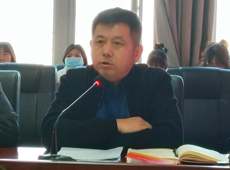 李晓飞代表后勤党总支作表态发言