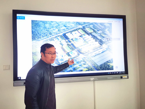 主动邀请专家“把脉”   共商西区绿化大计