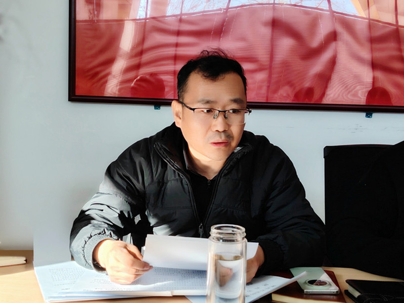 后勤安保处副处长郎儒林传达上级和学校文件精神