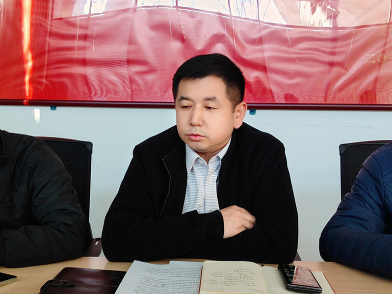 后勤党总支书记李晓飞就贯彻落实全会精神作工作部署