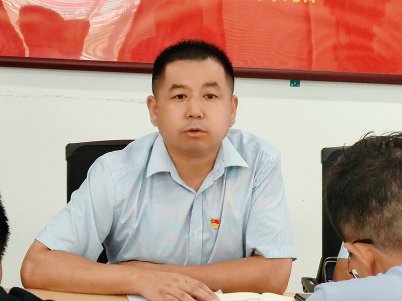 李晓飞为部门全体党员讲授专题党课