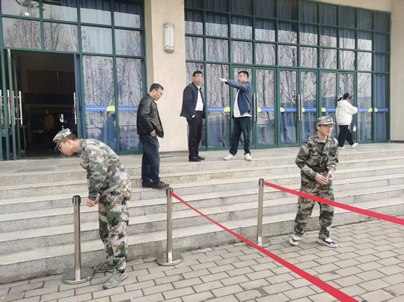 提前布置入场通道