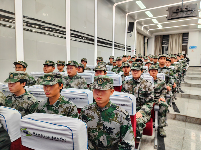 学校护校队员参加培训