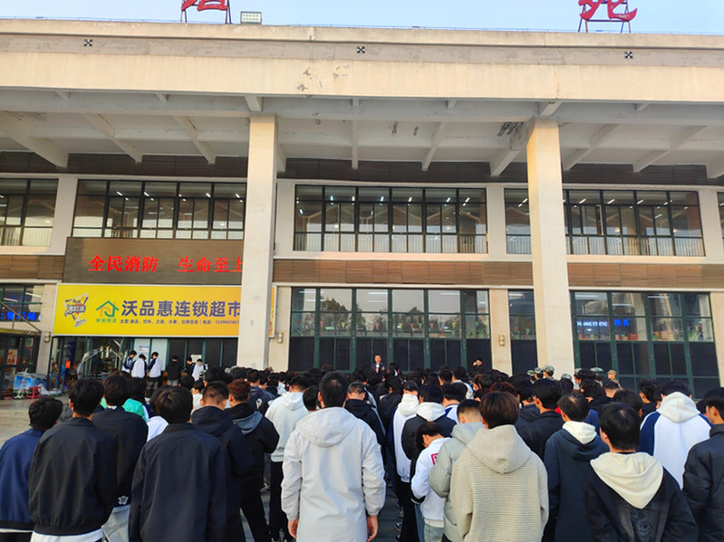 参演学生在短时间内安全抵达集结区域