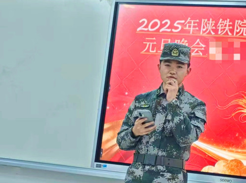 高新校区护校队大队长张金强作年度工作总结