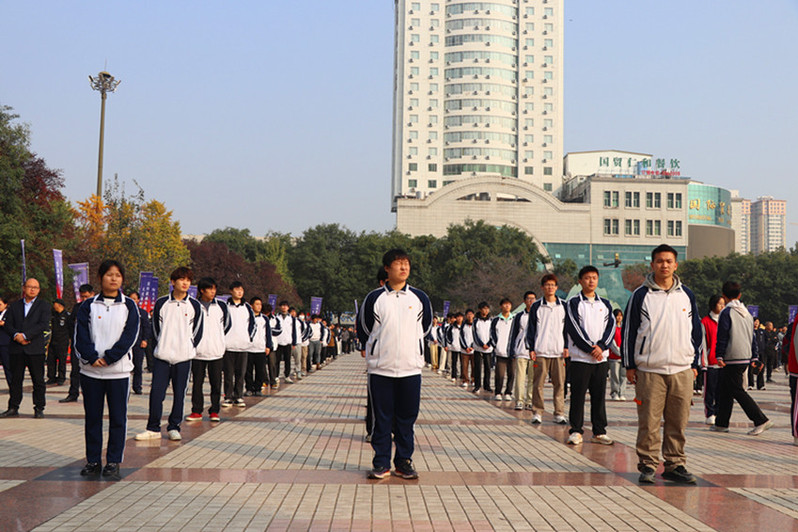 学校组队参加渭南市2024年全民消防宣传月启动仪式