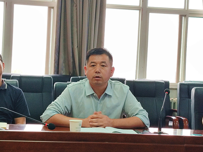 后勤安保处处长李晓飞作总结讲话