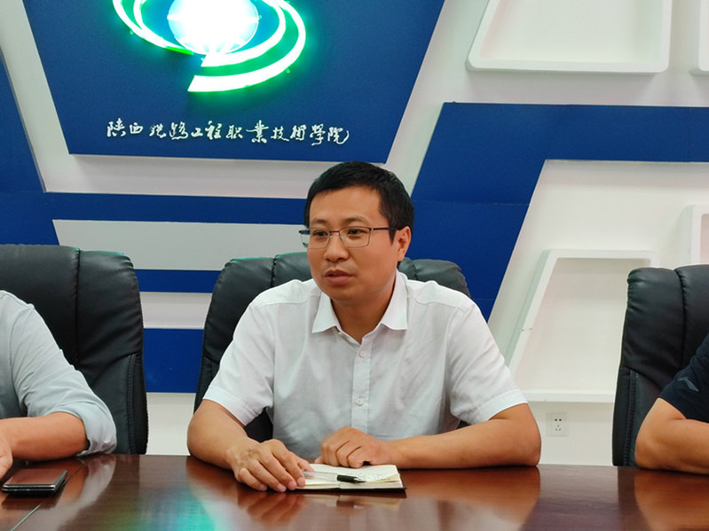 刘明学副校长出席会议并讲话