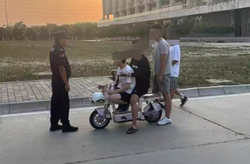 保安拦停超载车辆并进行批评教育