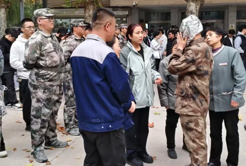 临渭校区护校队队干部进行专业实操技能讲解