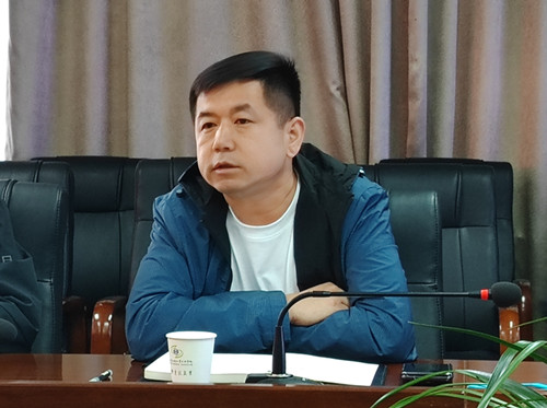 后勤安保处处长李晓飞作大会总结讲话