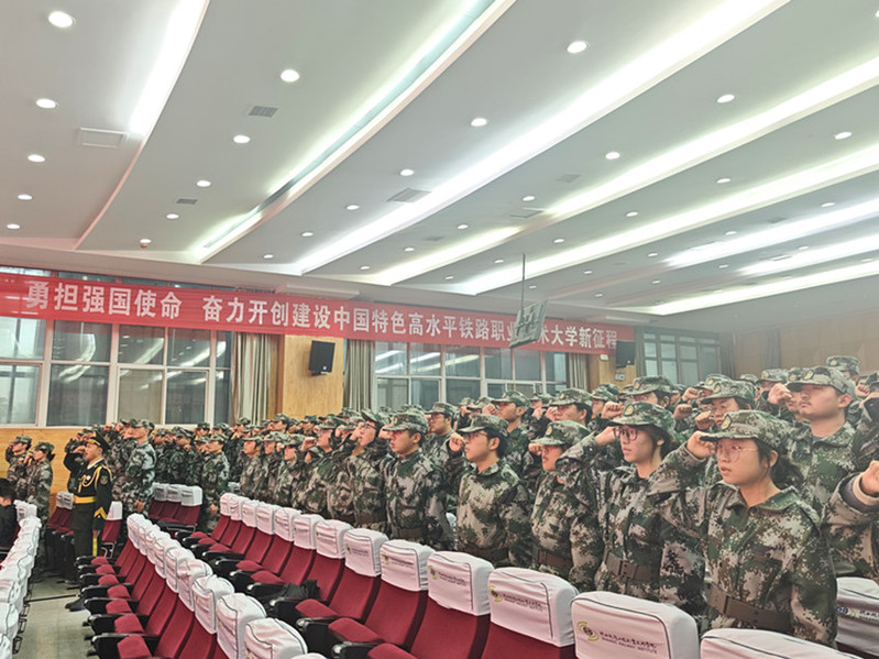 全体护校队员重温入队誓词